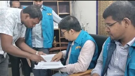 নাজিরপুর উপজেলা স্বাস্থ্য কমপ্লেক্সে দুদকের অভিযান