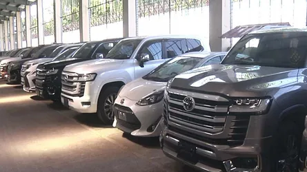 বিলুপ্ত দ্বাদশ সংসদের সদস্যগণের অখালাসকৃত ৩১টি গাড়ি হস্তান্তর