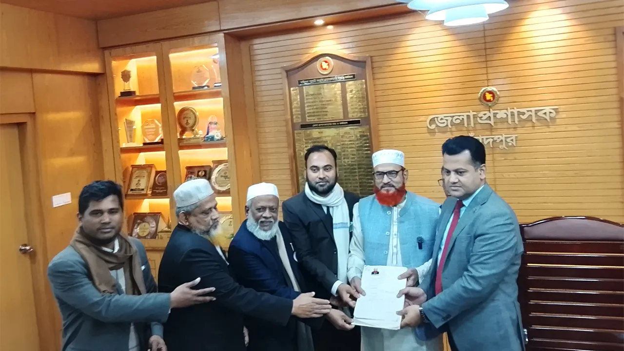 চাঁদপুর-৩ আসনে জামায়াত প্রার্থী শাহজাহান মিয়ার মনোনয়ন জমা