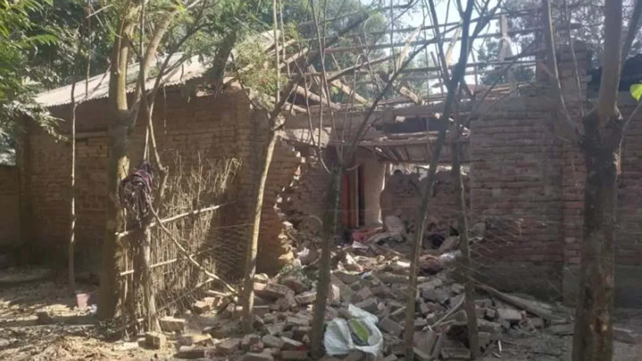 চাঁপাইনবাবগঞ্জে বোমা বিস্ফোরণে নিহত দুই, আহত ৩