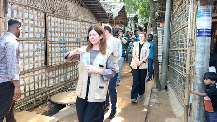 উখিয়ায় রোহিঙ্গা ও স্থানীয় জনগোষ্ঠীর মানবিক সহায়তা কার্যক্রম পরিদর্শনে যুক্তরাজ্যের উন্নয়নমন্ত্রী