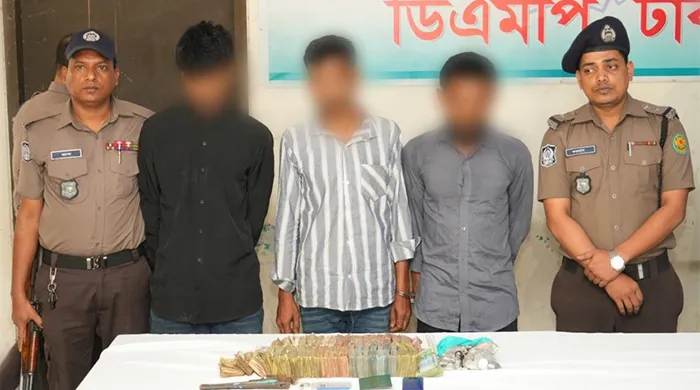 রাজধানীতে গীর্জায় দস্যুতা : লুণ্ঠিত মালামালসহ গ্রেফতার ৩
