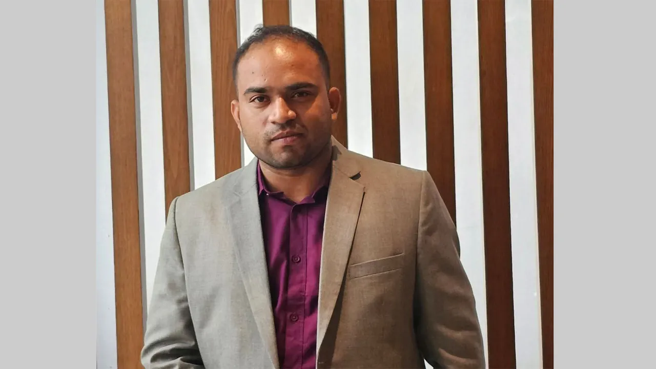 দেখা না করায় কর্মচারীকে মারধর করল কুবি ছাত্রদল নেতা