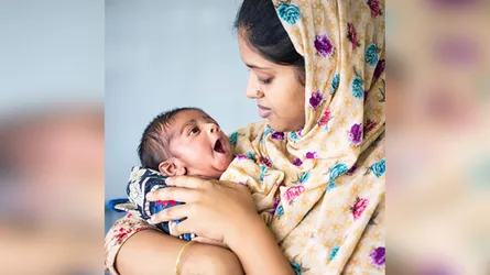 মায়ের দুধই শিশুর শ্রেষ্ঠ পুষ্টি, বিকল্প খাদ্যে বাড়ছে ঝুঁকি