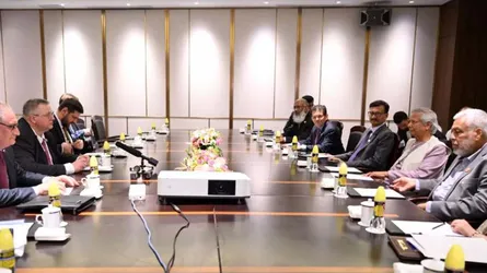 জ্বালানিতে মস্কোর সহযোগিতা চায় ঢাকা, গম ও সার আমদানি করবে বাংলাদেশ