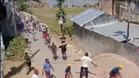 মিছিলের সামনে-পেছনে দাঁড়ানো নিয়ে দোয়ারাবাজার বিএনপির দু’পক্ষের সংঘর্ষ, আহত ১৫