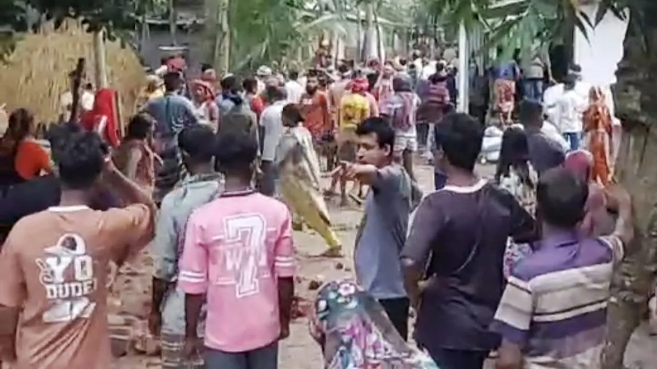 ফরিদপুরে আধিপত্য বিস্তারকে কেন্দ্র করে দু’পক্ষের সংঘর্ষ, আহত ২৫