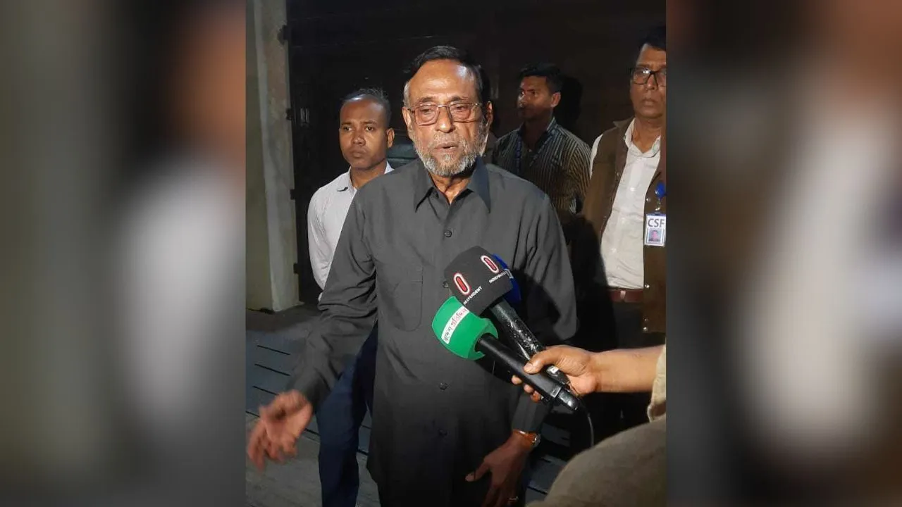 সরকার যেভাবে চলছে, এভাবে একটা দোকানও চলে না