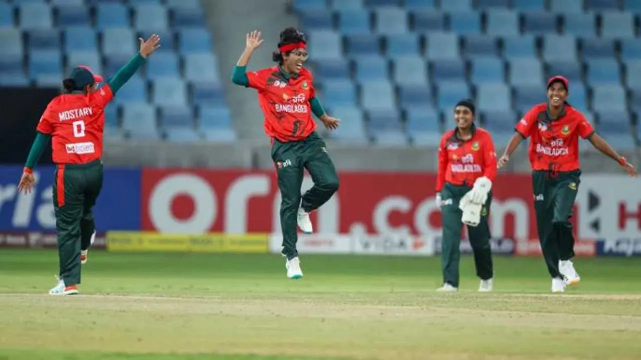 স্লো ওভার রেটের কারণে বাংলাদেশ নারী দলের জরিমানা
