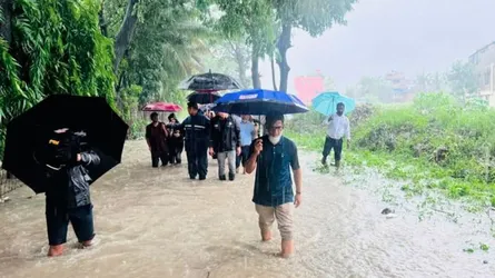 চট্টগ্রাম-কক্সবাজার ট্রেন চলাচল সাময়িক বন্ধ, পরিদর্শন করেছেন প্রতিমন্ত্রী