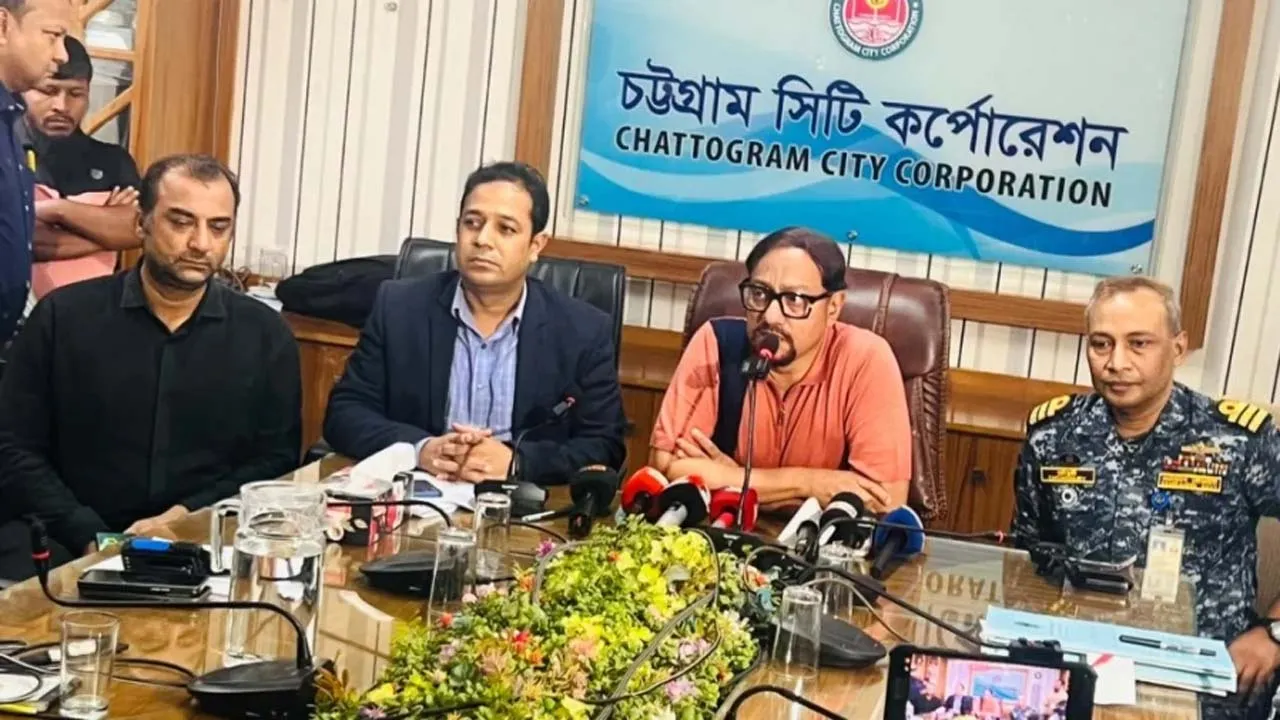 ঈদের দিন বিকেল ৫টার মধ্যেই বর্জ্য সাফ করার নির্দেশনা চসিক মেয়রের