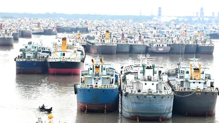 চট্টগ্রাম বন্দরের বর্ধিত ট্যারিফ ৩০ দিনের জন্য স্থগিত করেছেন হাইকোর্ট