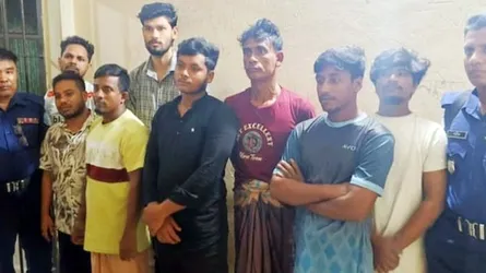 চবিতে শিক্ষার্থী-গ্রামবাসীদের সংঘর্ষ : গ্রেফতার ৮