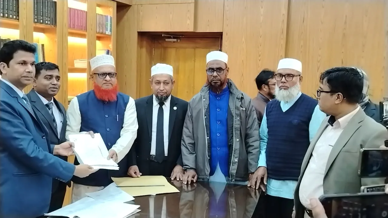 কুমিল্লায় জামায়াত প্রার্থী ড. শফিকুল আলম হেলালের মনোনয়ন দাখিল