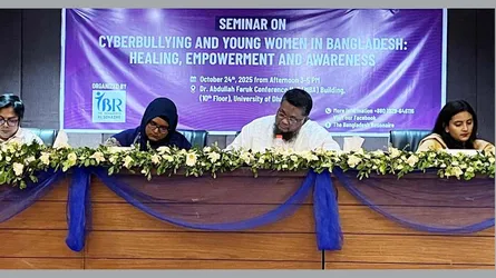 রাজনীতির সাথে সম্পৃক্ত নারীদের প্রতি সাইবার বুলিং বাড়ছে