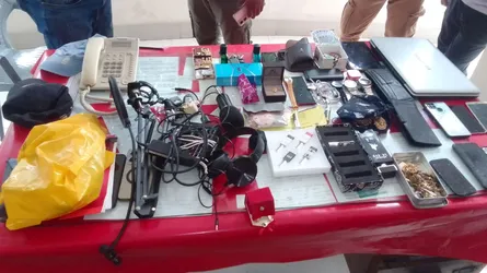 মিরপুর ডিওএইচএসে আইনশৃঙ্খলা বাহিনী পরিচয়ে ডাকাতি, গ্রেফতার ৫