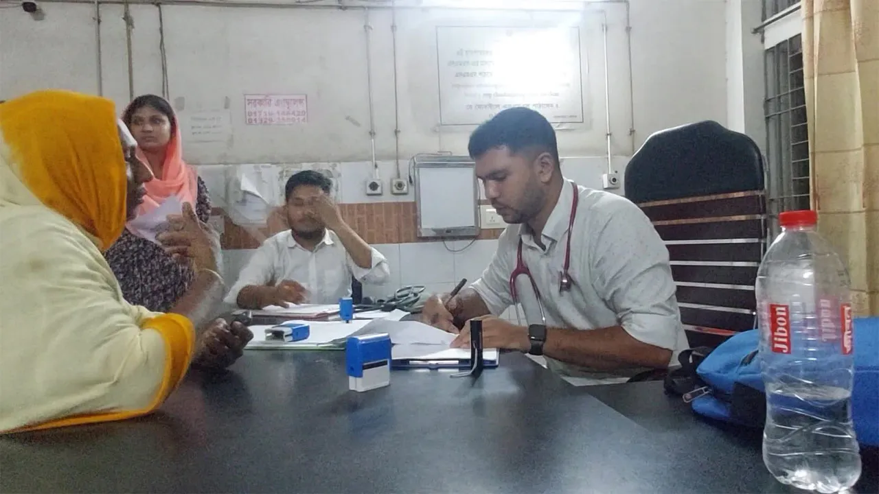 চুয়াডাঙ্গায় পরিবারের দাবি সাপের কামড়ে শিশুর মৃত্যু, ডাক্তার বলছে ভিন্ন কারণ