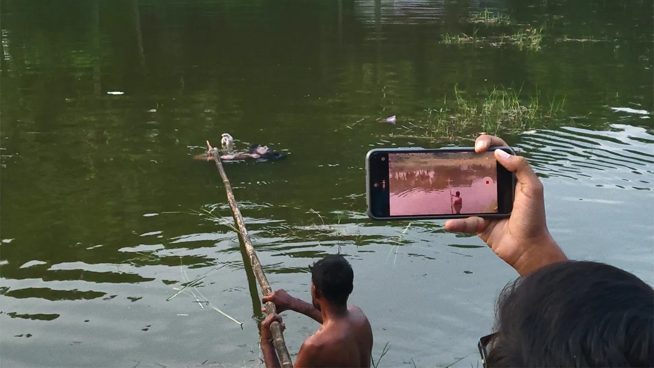 ইবির পুকুরে শিক্ষার্থীর লাশ নিয়ে রহস্য, তদন্তে কমিটি