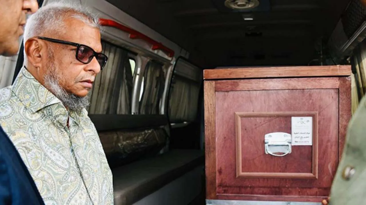 মধ্যপ্রাচ্যে নিহত মামুনের লাশ গ্রহণ করলেন প্রবাসী কল্যাণমন্ত্রী