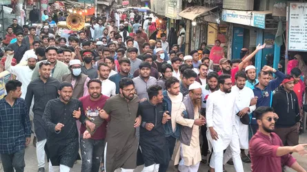 শহীদ ওসমান হাদির হত্যার বিচারের দাবিতে দেবিদ্বারে বিক্ষোভ