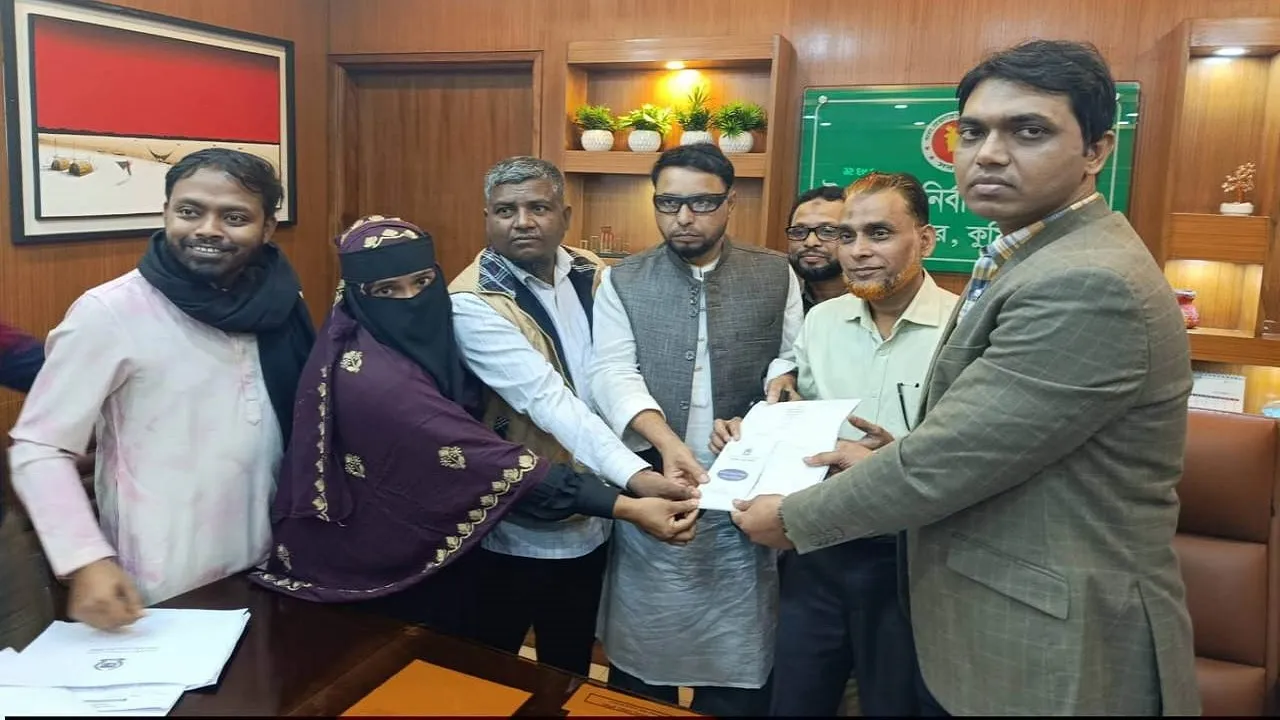 দেবিদ্বারে হাসনাত আব্দুল্লাহর মনোনয়ন পত্র সংগ্রহ করলেন এনসিপি নেতৃবৃন্দ ও শহীদ পরিবার