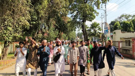 ইসকন নিষিদ্ধের দাবিতে বাকৃবিতে শিক্ষার্থীদের বিক্ষোভ