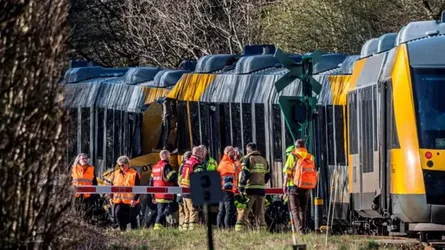 ডেনমার্কে দুই ট্রেনের মুখোমুখি সংঘর্ষে আহত ১০