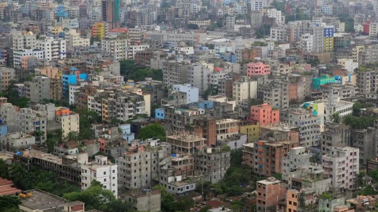 দূষিত শহরের তালিকায় আজ দশম অবস্থানে ঢাকা
