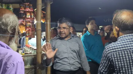 ডিমলায় সড়ক ও ফুটপাত দখলমুক্ত করতে উচ্ছেদ অভিযান
