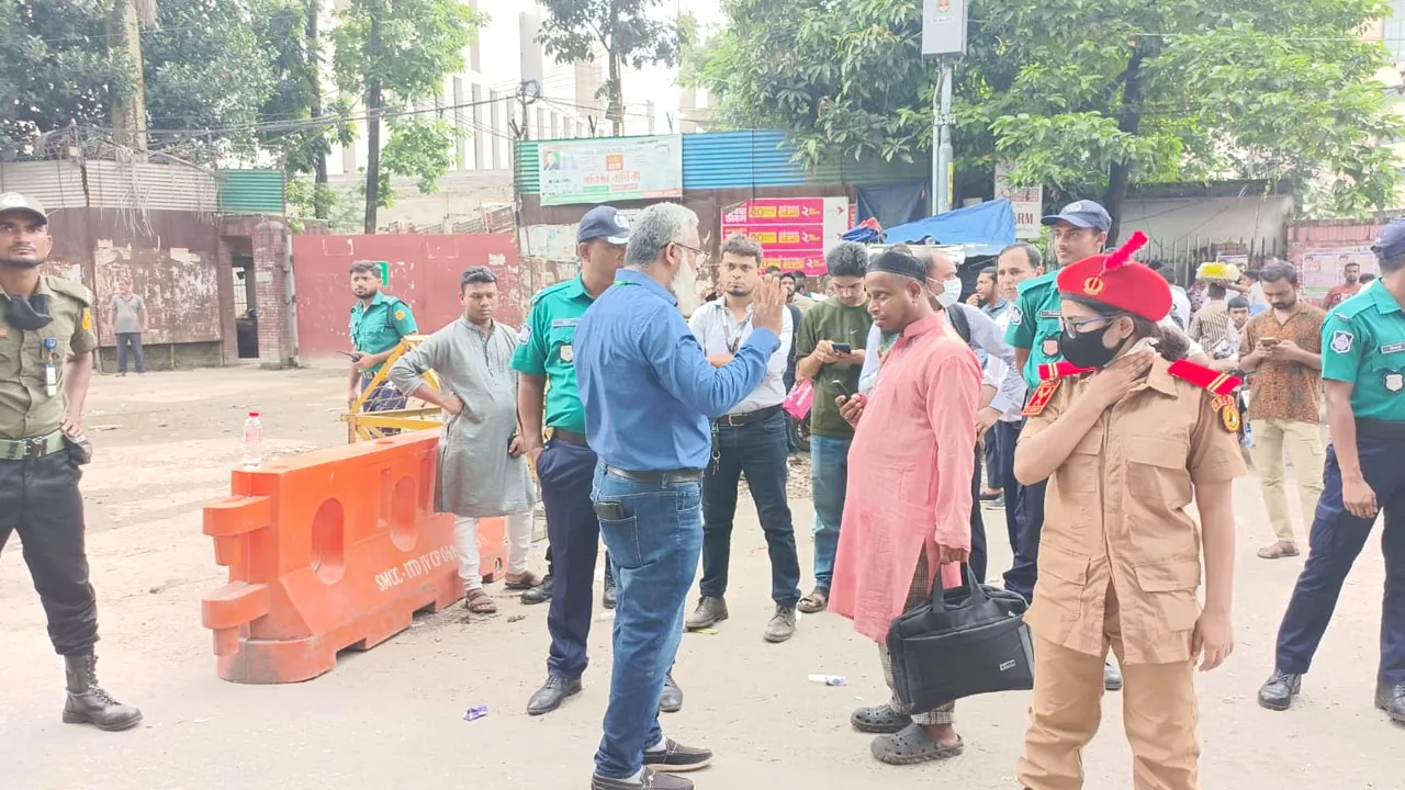 ক্যাম্পাসে কঠোর নিরাপত্তা, আইনশৃঙ্খলা বাহিনী মোতায়েন