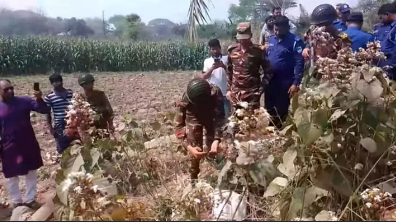 দামুড়হুদায় আবারো বোমা উদ্ধার