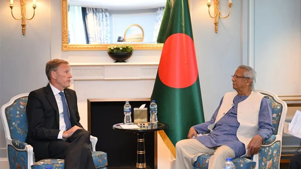 প্রধান উপদেষ্টার সাথে এয়ারবাসের এক্সিকিউটিভ ভাইস প্রেসিডেন্টের সাক্ষাৎ