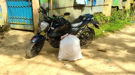 রামুতে বিপুল পরিমাণ ইয়াবাসহ আটক যুবক