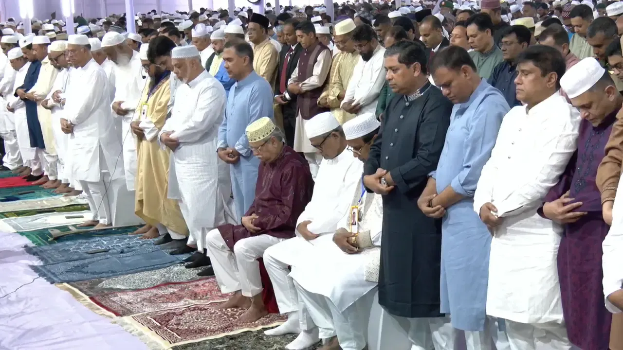 রাষ্ট্রপতি ও প্রধানমন্ত্রীর অংশগ্রহণে ঈদুল ফিতরের প্রধান জামাত অনুষ্ঠিত