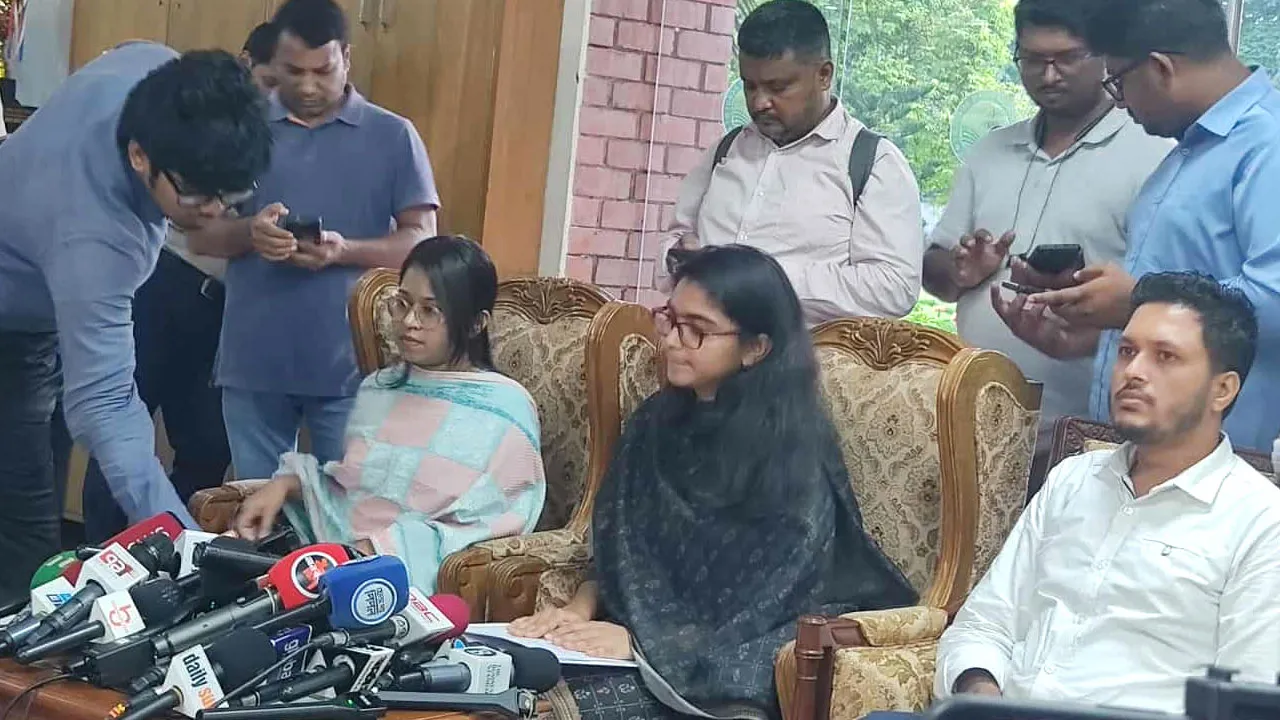 বাহাত্তরের মূলনীতি বাদ চায় এনসিপি
