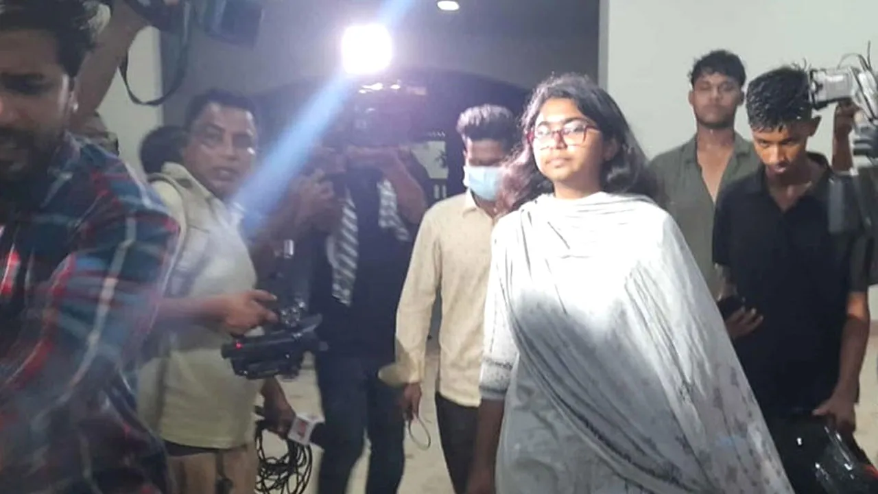খুলনায় এনসিপি নেতারা, রাত সাড়ে ৯টায় সংবাদ সম্মেলন