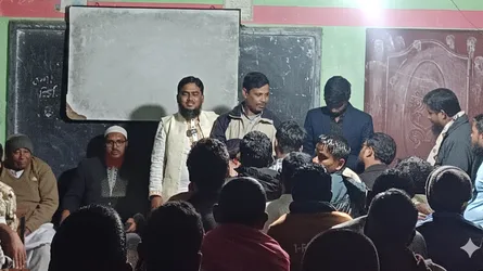 ঠাকুরগাঁওয়ে হিন্দু সম্প্রদায়ের সাথে জামায়াত প্রার্থীর উঠান বৈঠক