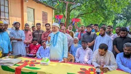 ঈশ্বরদীতে আদিবাসী সম্প্রদায়ের প্রতিনিধিদের সাথে জামায়াত নেতার মতবিনিময়