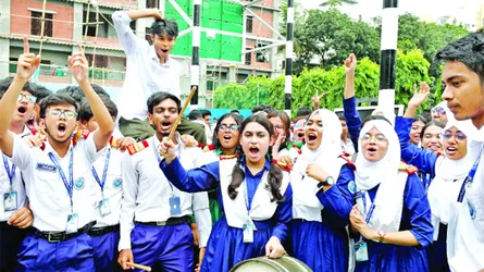১৯ বছরে সর্বনিম্ন পাস