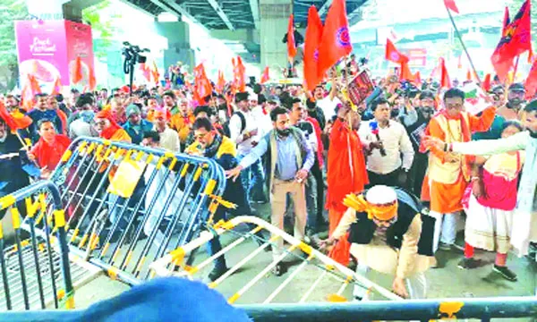 কলকাতা উপদূতাবাস প্রাঙ্গণে সংঘর্ষ