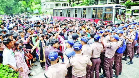 শিক্ষামন্ত্রীর মন্তব্যে উত্তাল সারা দেশ
