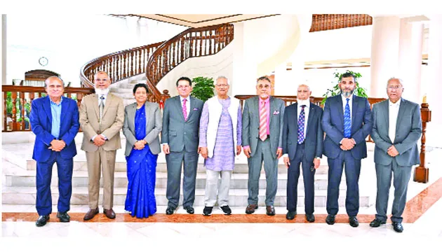 নির্বাচনের প্রস্তুতি সম্পর্কে প্রধান উপদেষ্টাকে জানালেন সিইসি
