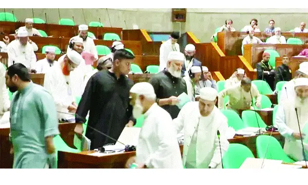 সংসদে পাল্টাপাল্টি বিতর্কের পর  বিরোধী দলের ওয়াকআউট