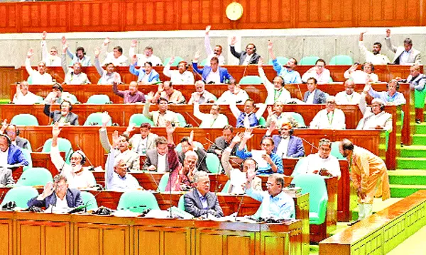 শিক্ষা খাতের ৪৩টি ক্ষেত্রে পরিকল্পনা বাস্তবায়ন করা হচ্ছে : প্রধানমন্ত্রী