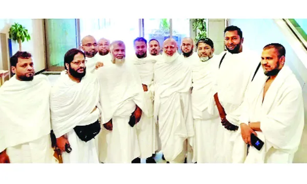 বিরোধীদলীয় নেতার ওমরাহ পালন