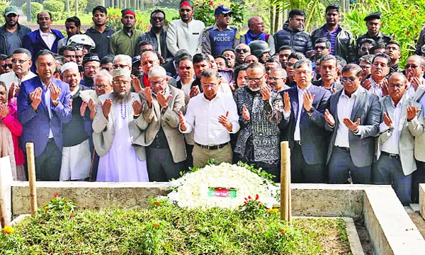 কোকো, হাদি ও শহীদ সেনা  কর্মকর্তাদের কবর জিয়ারত