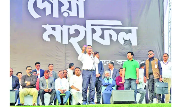 কড়াইলে বস্তিবাসীর দোয়া চাইলেন তারেক রহমান