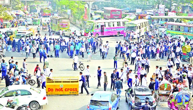 সিদ্ধান্তহীনতা ও প্রশাসনিক বিশৃঙ্খলায়  ৭ কলেজের ভবিষ্যৎ জিম্মি