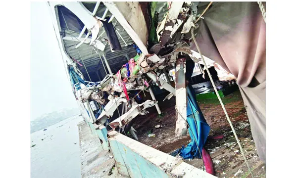 মেঘনা নদীতে দুই লঞ্চের  সংঘর্ষ : নিহত বেড়ে ৭