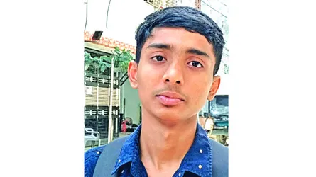 আলভী ফিরে এলো  নিথর দেহ হয়ে